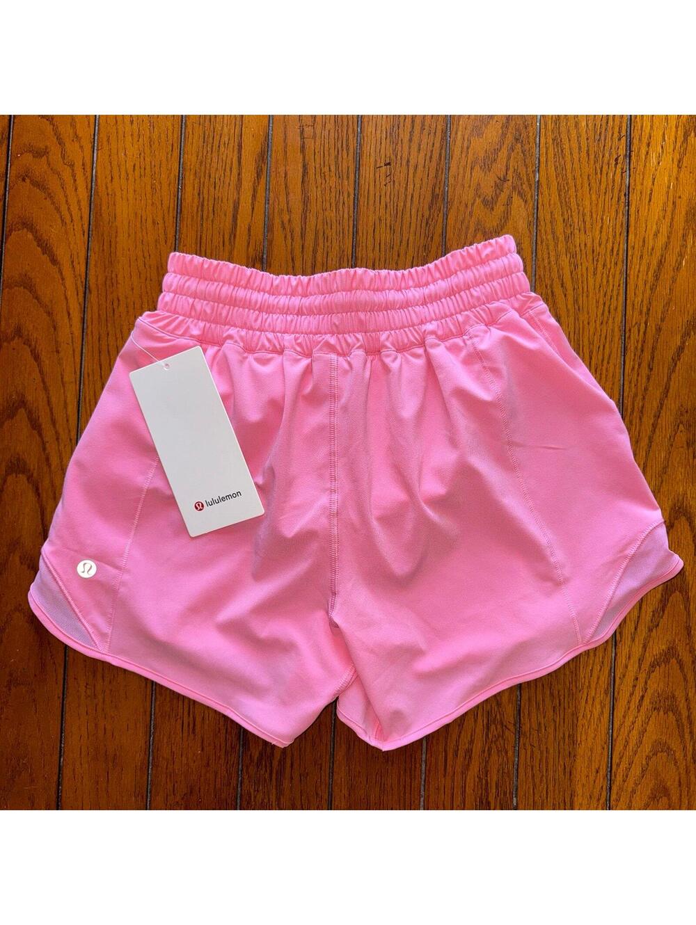 Lululemon Hotty Hot Short High Rise 4” Candy Cloud Size 2 NWT